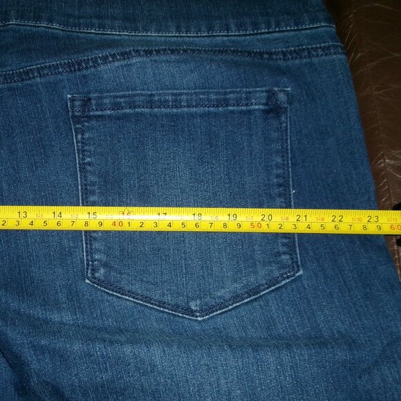 Classic EUC "Painted" Style & Co. XXL Boyfriend Pull Up Jeans - Picture 8 of 10